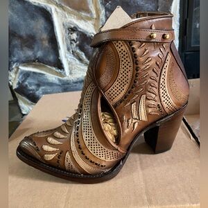 Cuadra  Ankle Boots